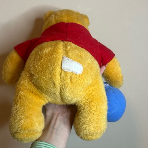 1994 Disney Mattel Winnie the Pooh plush with honeypot - Picture 6 of 7